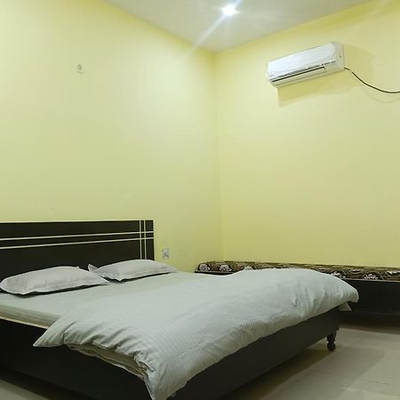 G G Multi Complex Hotel Мирут Екстериор снимка