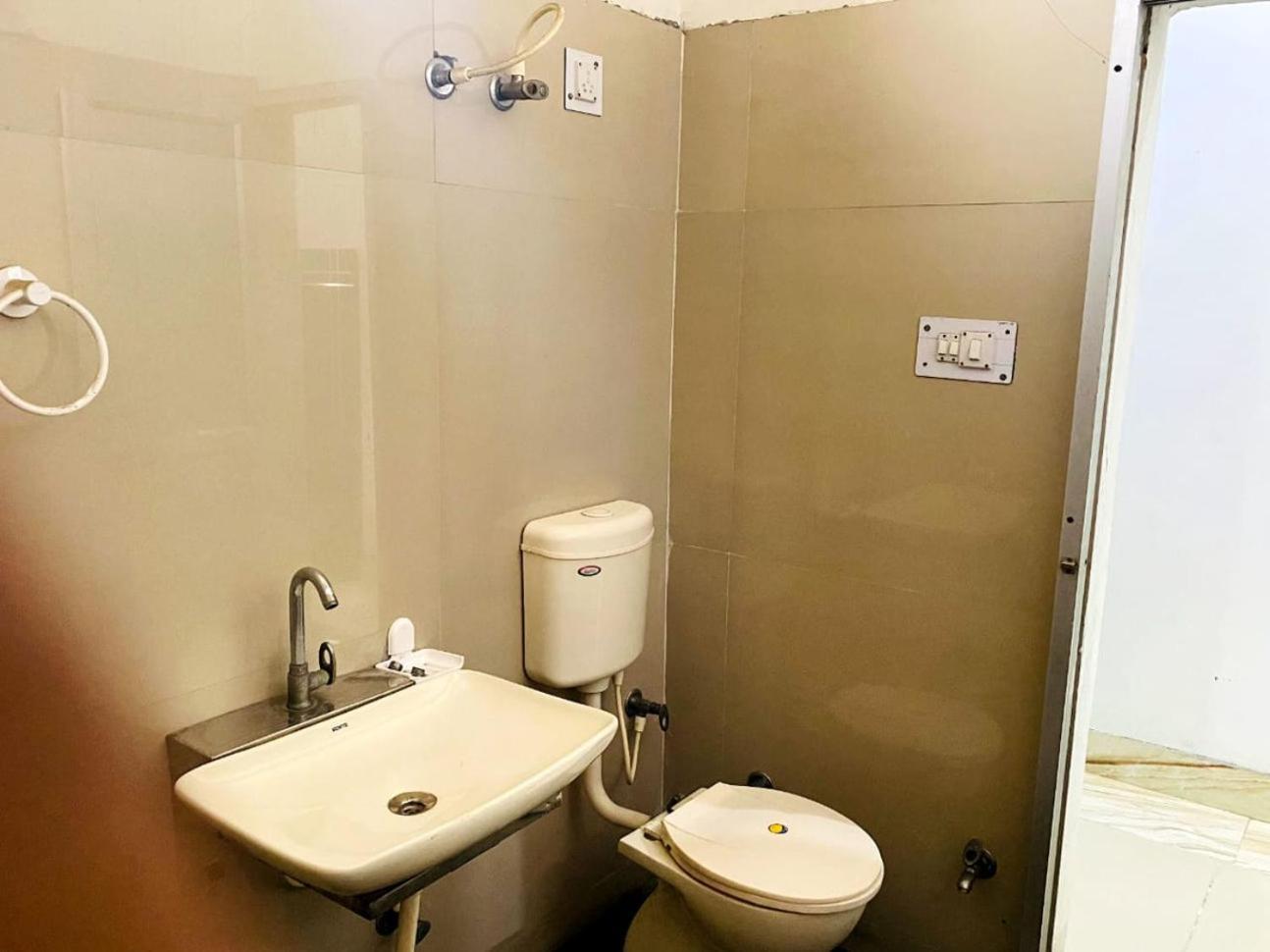 G G Multi Complex Hotel Мирут Екстериор снимка