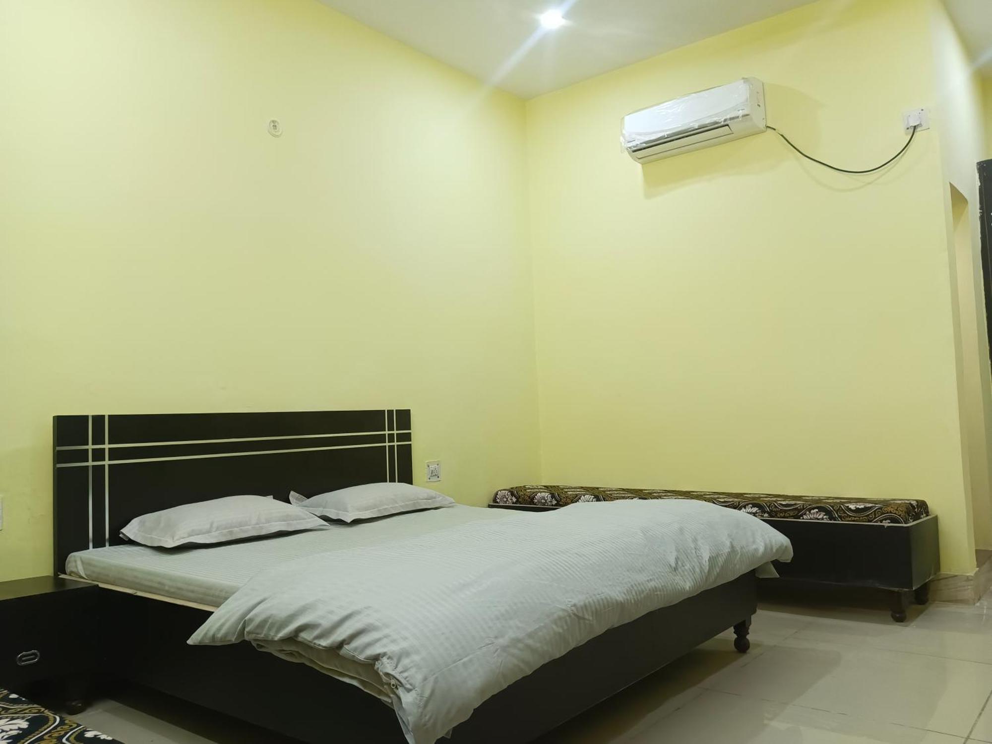 G G Multi Complex Hotel Мирут Екстериор снимка